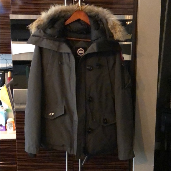 Canada Goose Montebello Parka (women’s) - Picture 6 of 6